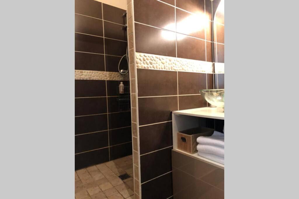 Appart Renove 2 Chambres Avec Clim LʼIsle-sur-la-Sorgue Exteriér fotografie